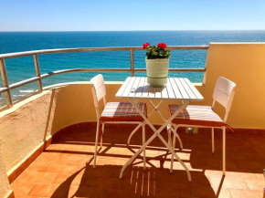 GATU Villa Bani con terraza y vista frontal al mar, Preferente mayores de 25 años y familias
